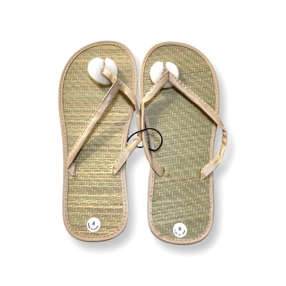 🔴 5 for $10 ONE PAIR Beige Bamboo Flip Flop Sandals Size 8 - Picture 1 of 5